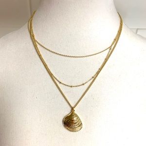 NWT Lilly Pulitzer 3-Strand Gold Shell Necklace